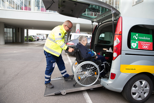 Foto Medzinischer Patiententransport sitzend
